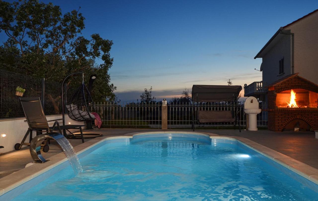 Apartment With Heated Pool And Sea View Traù Esterno foto